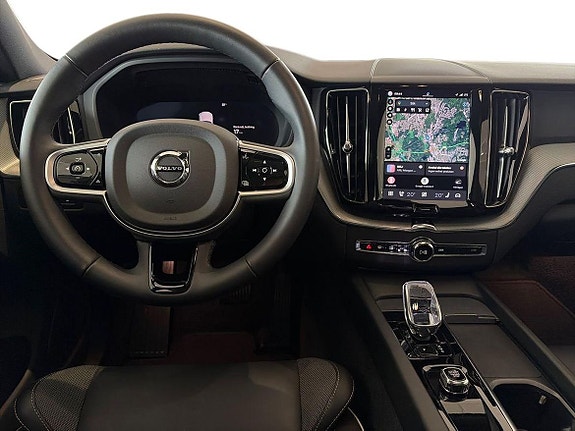 Volvo XC60 13 of 20