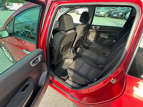 Peugeot 307 SW 8 of 10