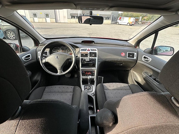 Peugeot 307 SW 9 of 10