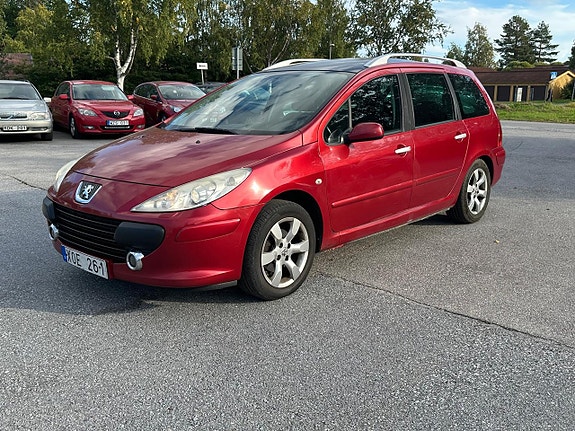 Peugeot 307 SW 2 of 10