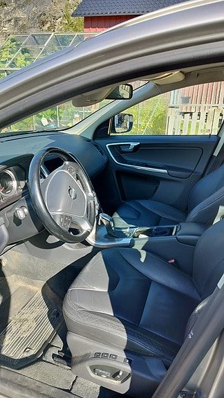 Volvo XC60 3 of 7