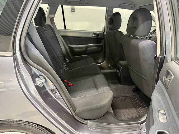 Mitsubishi Lancer 12 of 19