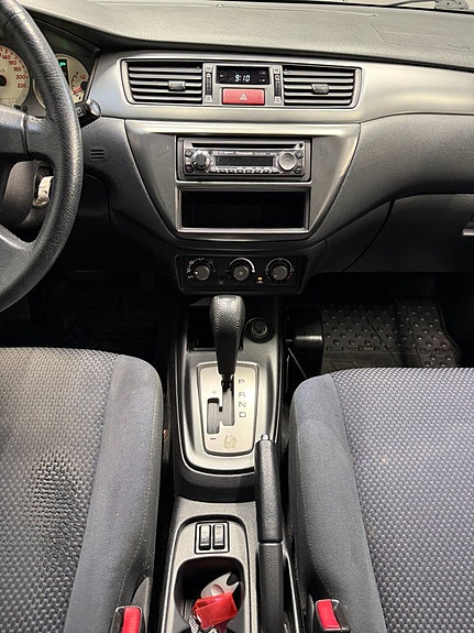 Mitsubishi Lancer 15 of 19