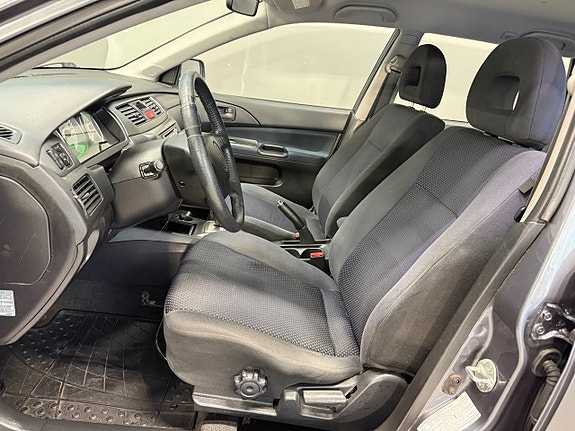 Mitsubishi Lancer 9 of 19