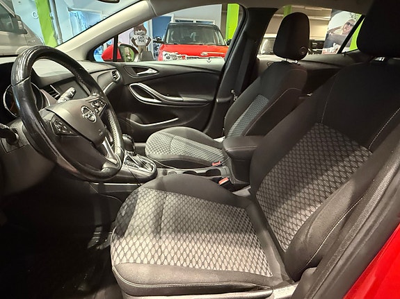 Opel Astra 8 of 12