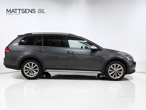 Volkswagen Golf Alltrack 18 of 20