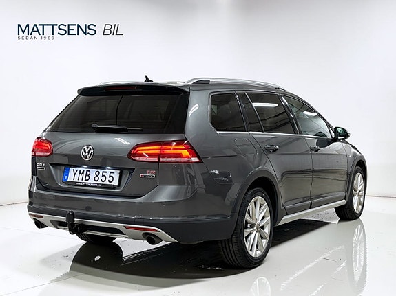 Volkswagen Golf Alltrack 12 of 20