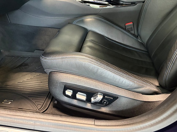 BMW 530e 11 of 28