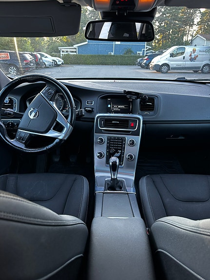 Volvo V60 6 of 8