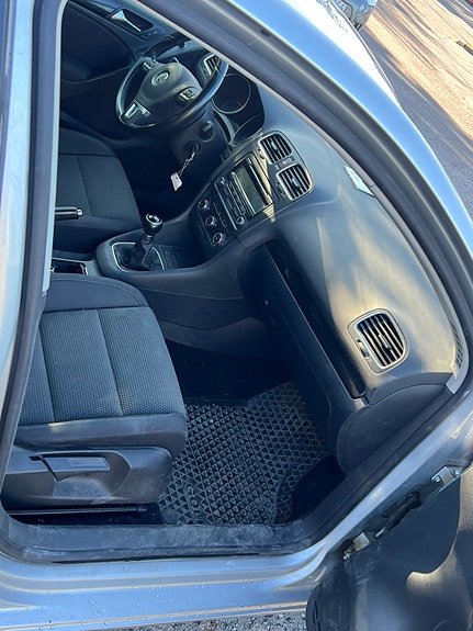 Volkswagen Golf VI 4 of 6