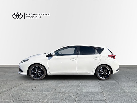 Toyota Auris 5 of 12
