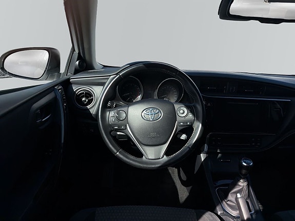 Toyota Auris 11 of 12