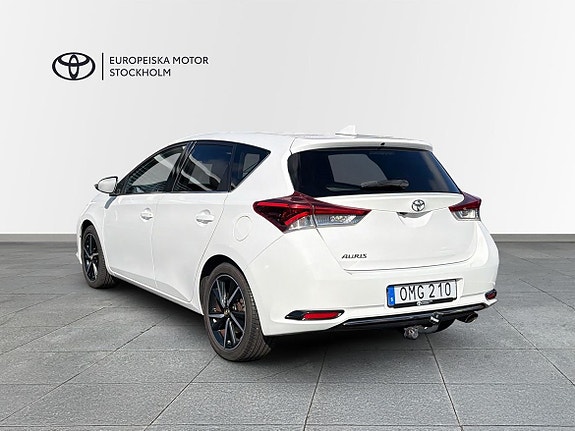 Toyota Auris 4 of 12