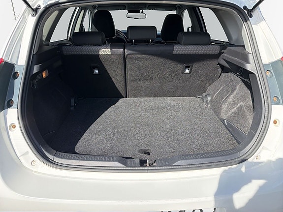 Toyota Auris 12 of 12