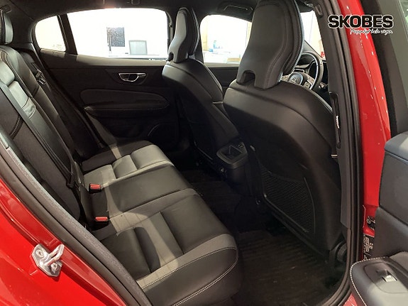 Volvo S60 9 of 16