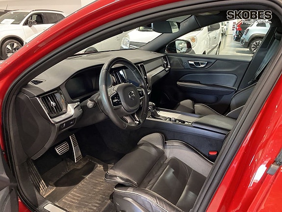 Volvo S60 7 of 16