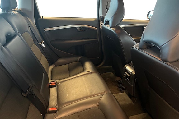 Volvo V70 22 of 30