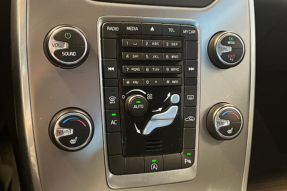 Volvo V70 20 of 30
