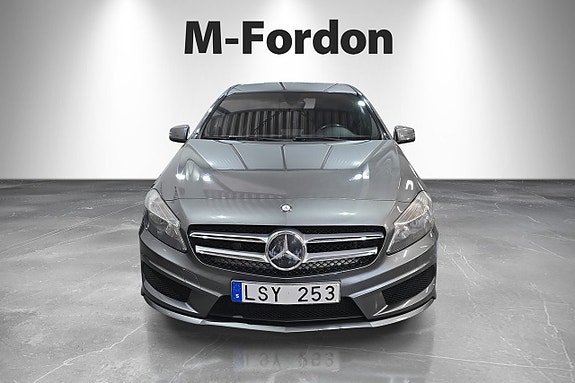 Mercedes-Benz A180 2 of 17