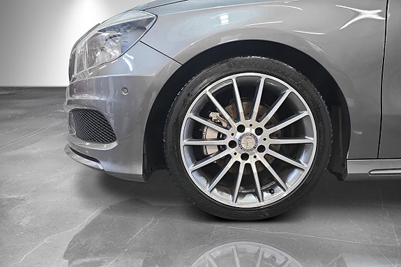 Mercedes-Benz A180 7 of 17