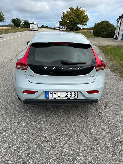 Volvo V40 4 of 5