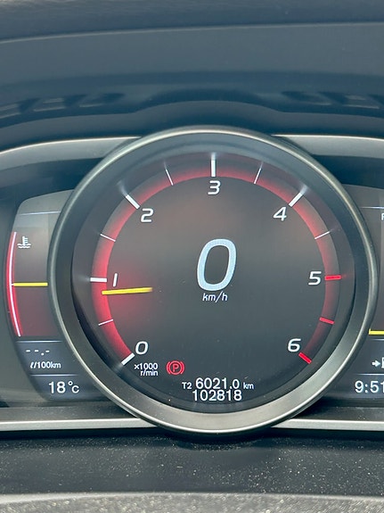 Volvo V40 5 of 5