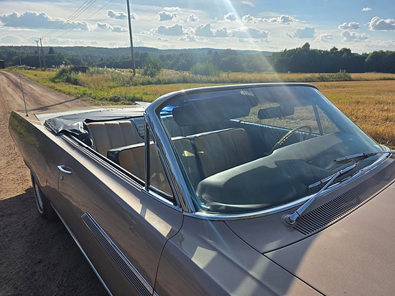 Pontiac Bonneville 26 of 27