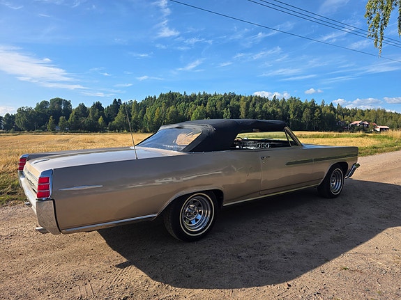 Pontiac Bonneville 24 of 27