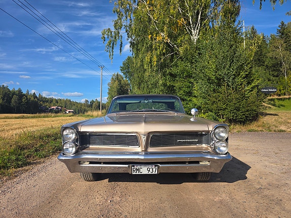 Pontiac Bonneville 23 of 27