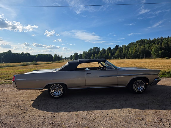 Pontiac Bonneville 11 of 27
