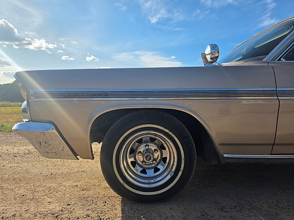 Pontiac Bonneville 22 of 27