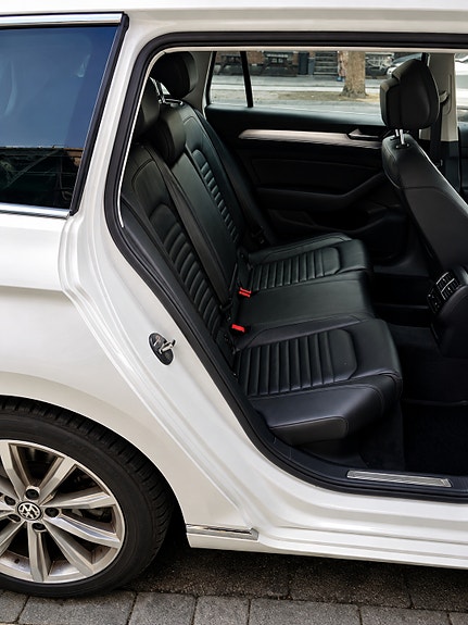 Volkswagen Passat 7 of 10