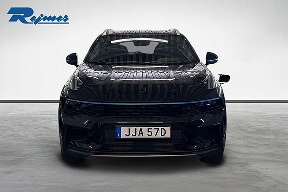 Lynk & Co 01 3 of 28