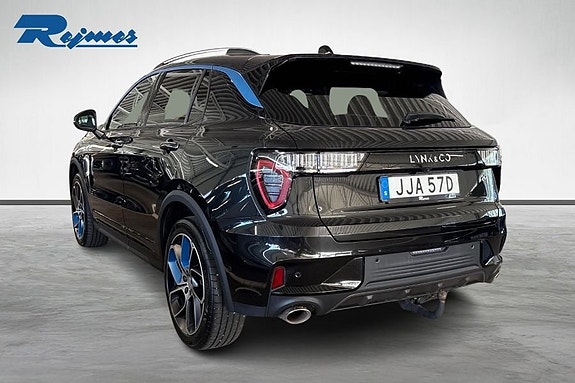 Lynk & Co 01 2 of 28