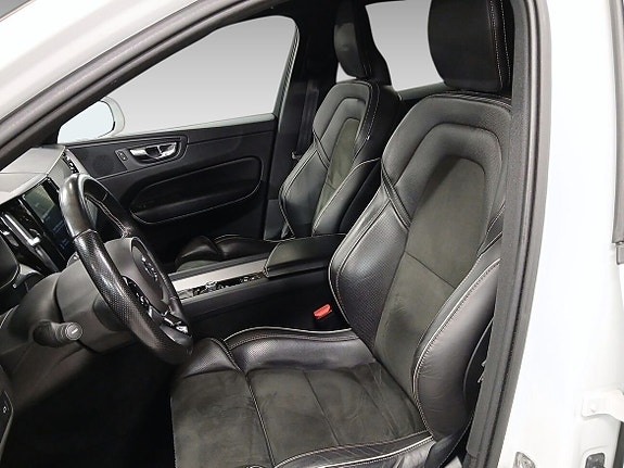 Volvo XC60 10 of 15