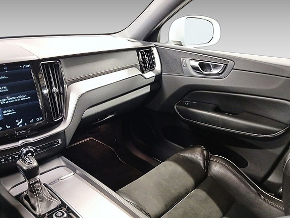 Volvo XC60 14 of 15
