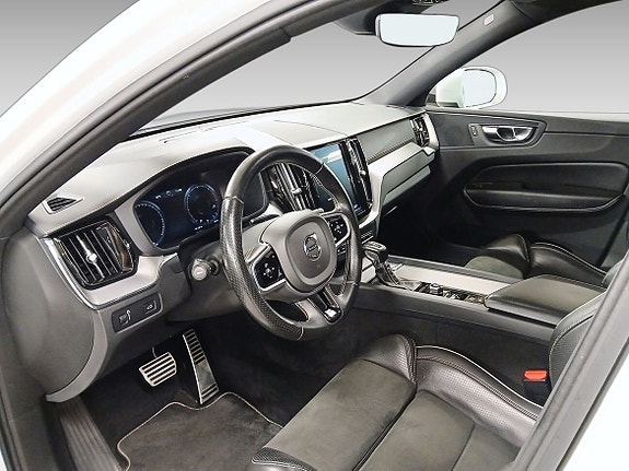 Volvo XC60 9 of 15