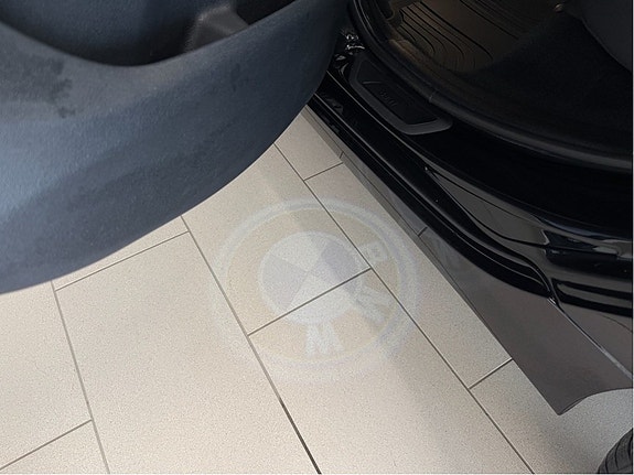 BMW 220d 11 of 17