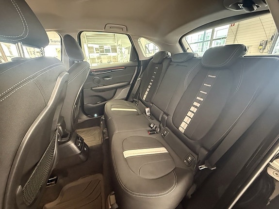 BMW 220d 14 of 17