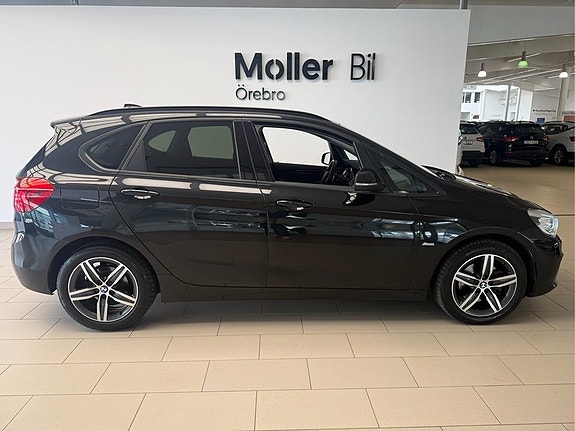 BMW 220d 2 of 17