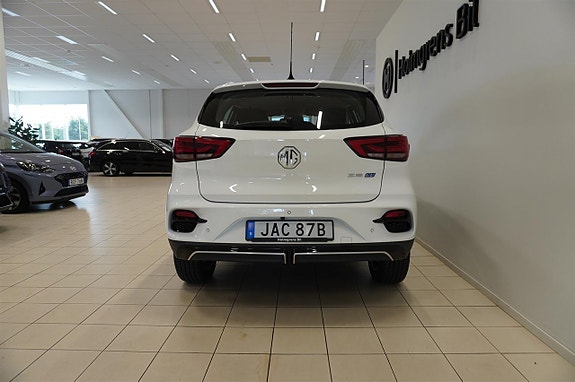MG ZS 6 of 10