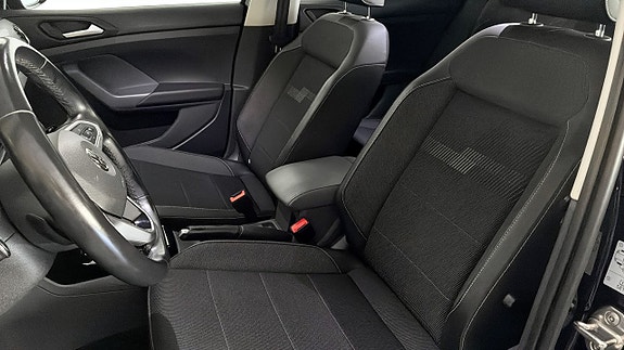 Volkswagen T-Cross 8 of 13