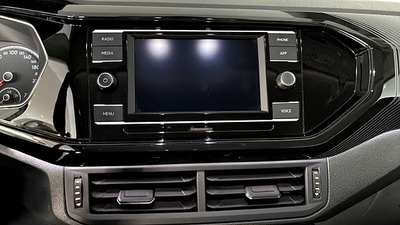 Volkswagen T-Cross 9 of 13