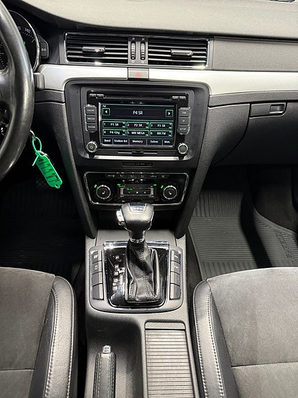 Skoda Superb 15 of 19