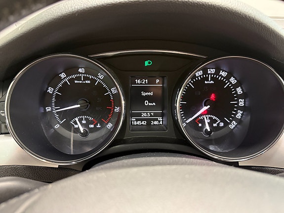 Skoda Superb 16 of 19
