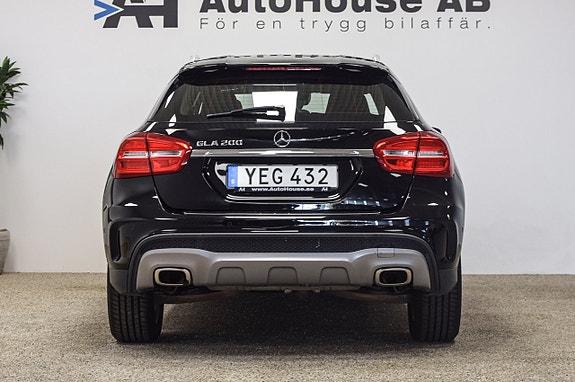 Mercedes-Benz GLA200 5 of 25