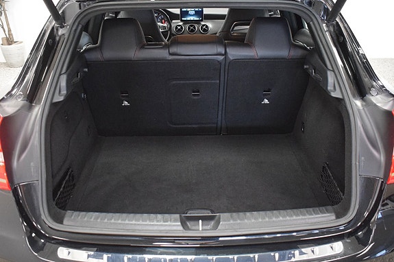 Mercedes-Benz GLA200 22 of 25