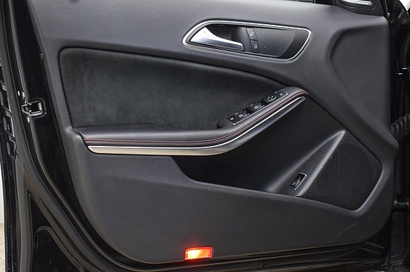 Mercedes-Benz GLA200 19 of 25