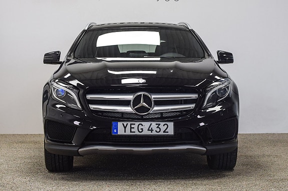 Mercedes-Benz GLA200 4 of 25
