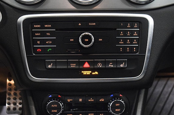 Mercedes-Benz GLA200 17 of 25
